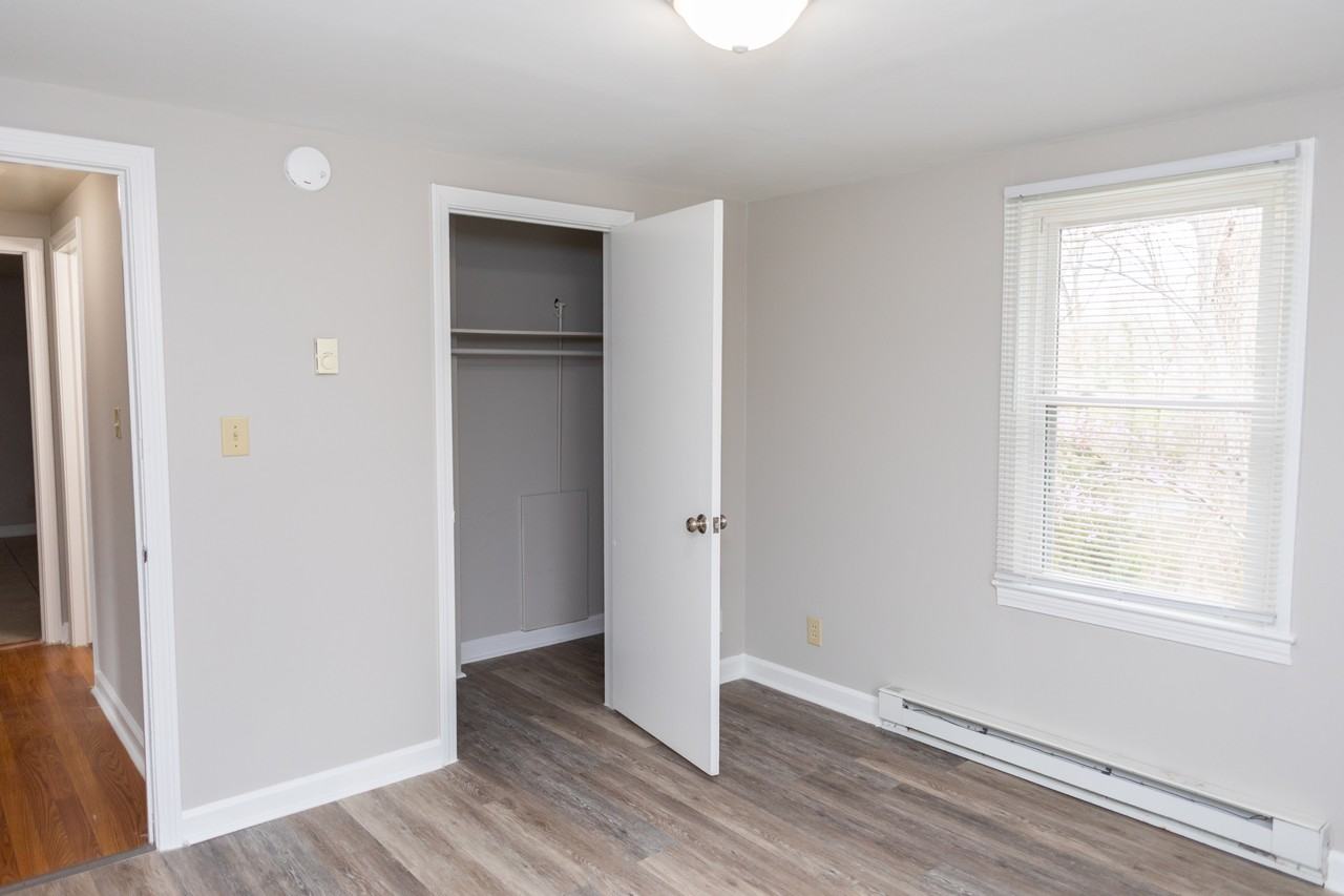 224 N Anderson St #B - Photo 3 of 8