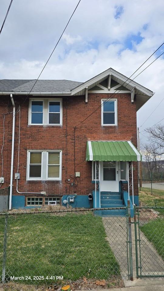 1017 Wool St - Photo 2 of 27