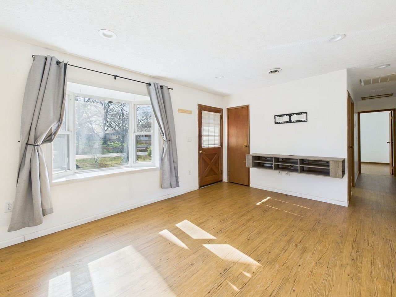 1378 Peach Tree Dr - Photo 2 of 17