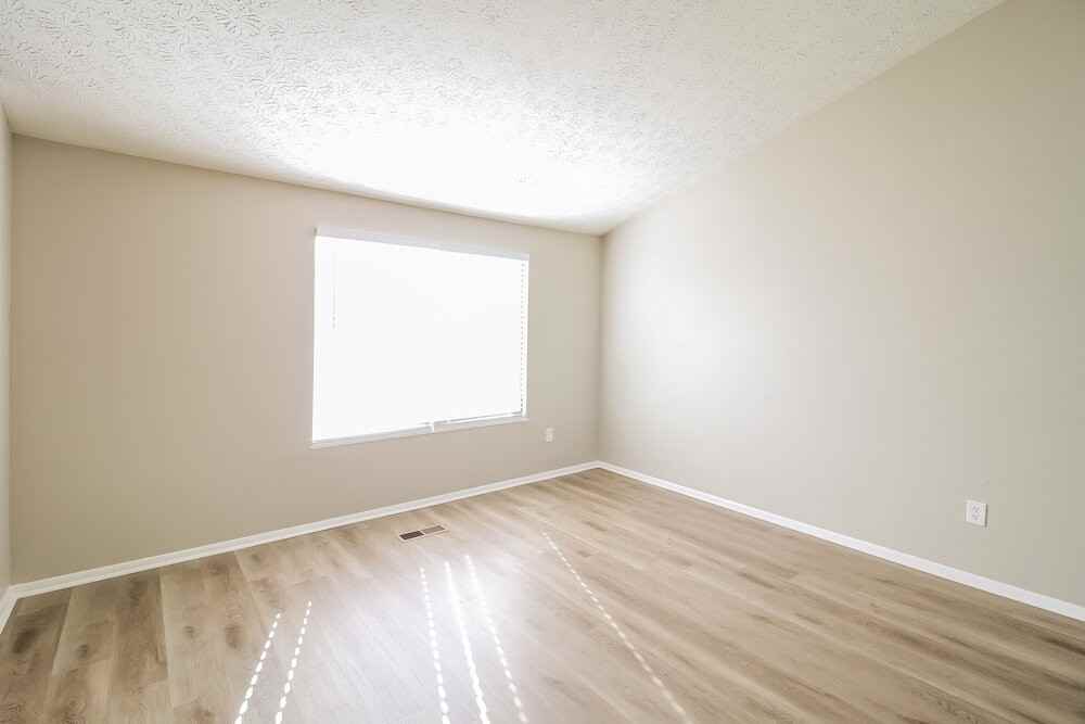 2103 Victoria Pl - Photo 6 of 17
