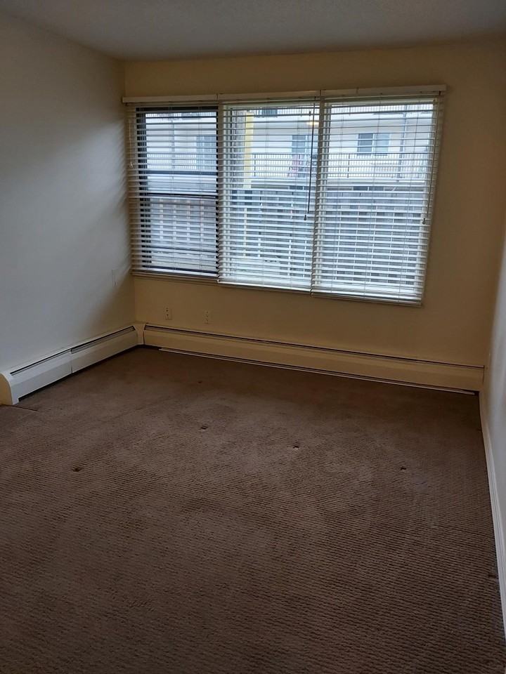 630 - 630 57 Avenue Sw - Photo 3 of 12