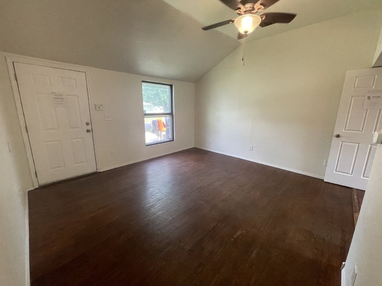 5102 N Beaver Ave - Photo 3 of 15