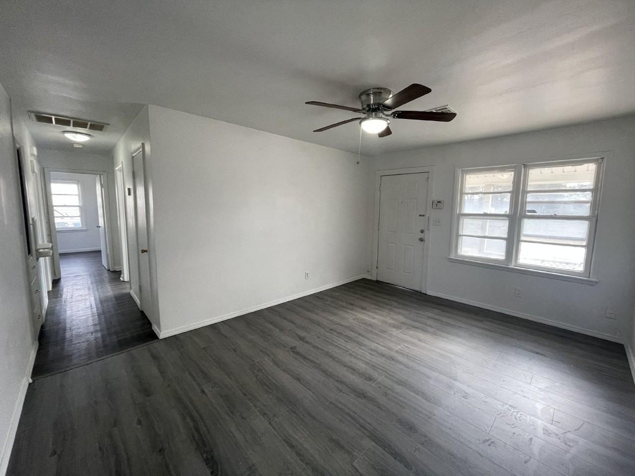 9305 Ne 13th St - Photo 6 of 23