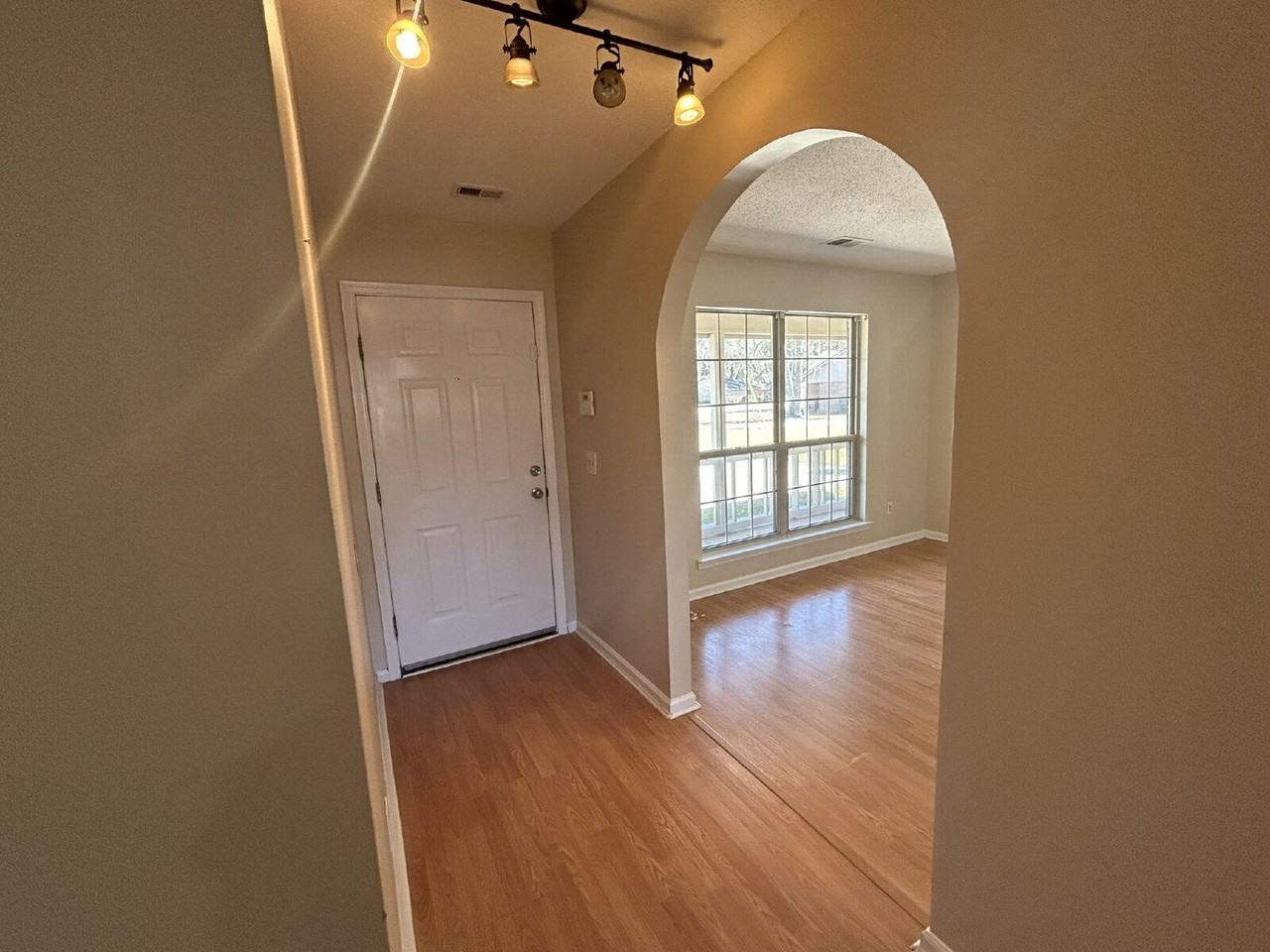 1559 Hedrick Ct - Photo 3 of 12