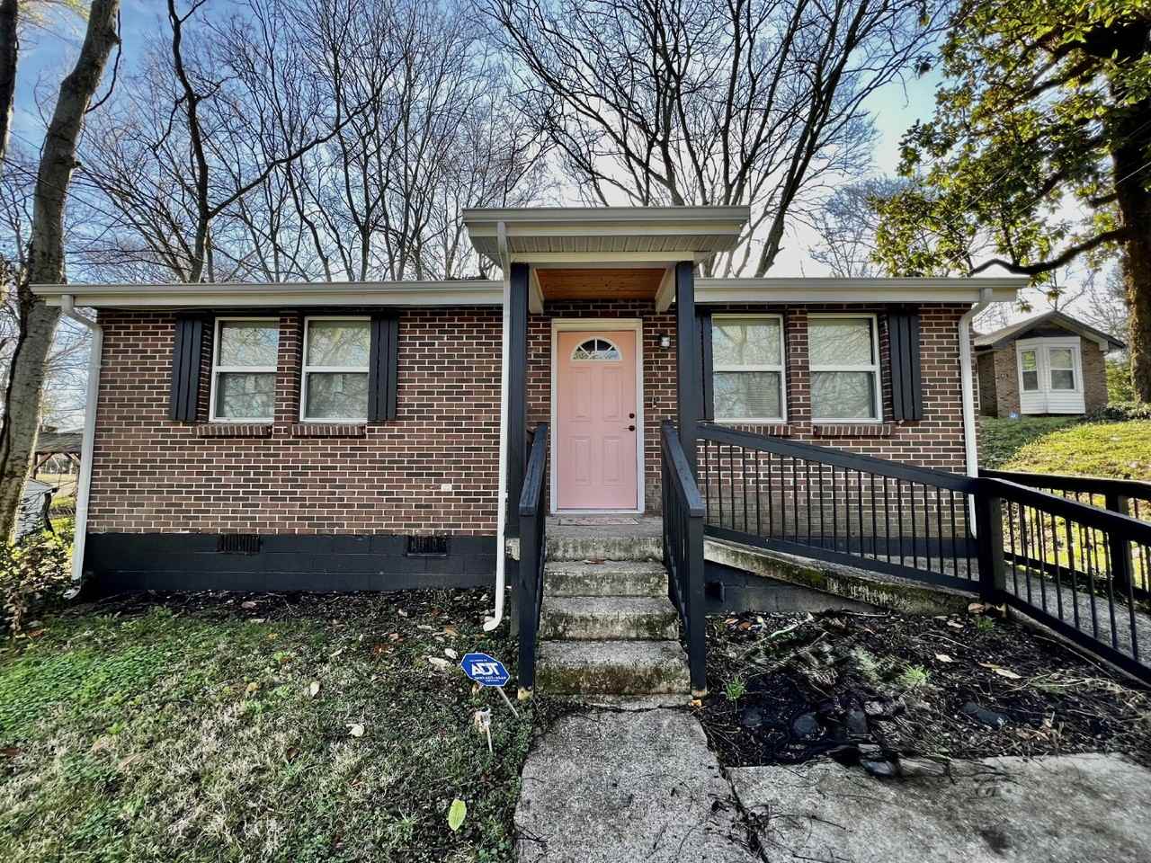 415 Poston St - Photo 2 of 2