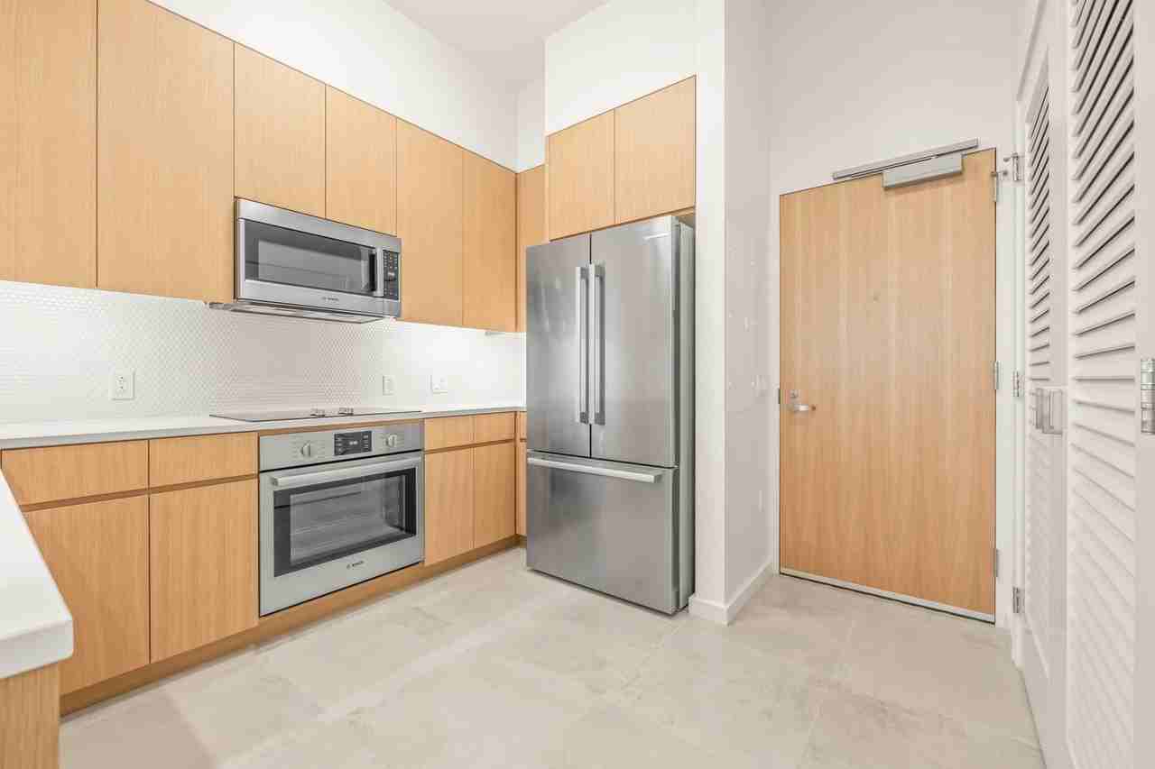 1388 Kapiolani Blvd #810 - Photo 4 of 32