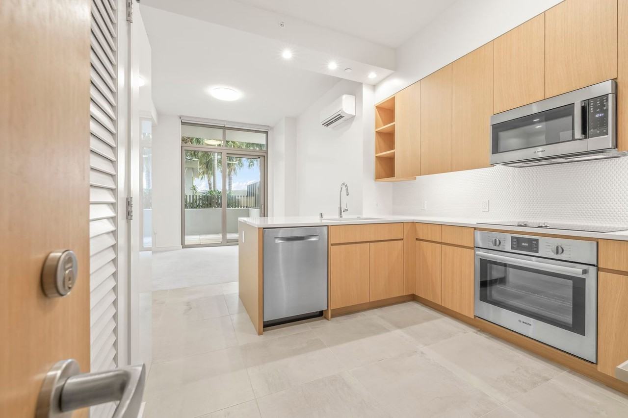 1388 Kapiolani Blvd #810 - Photo 5 of 32