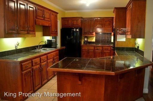 110 Southgate Rd - Photo 3 of 28