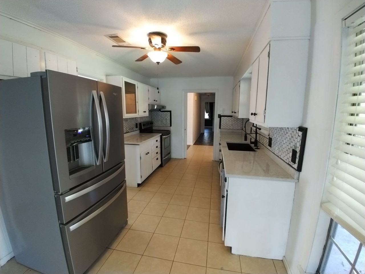 705 Haynes Dr - Photo 3 of 27