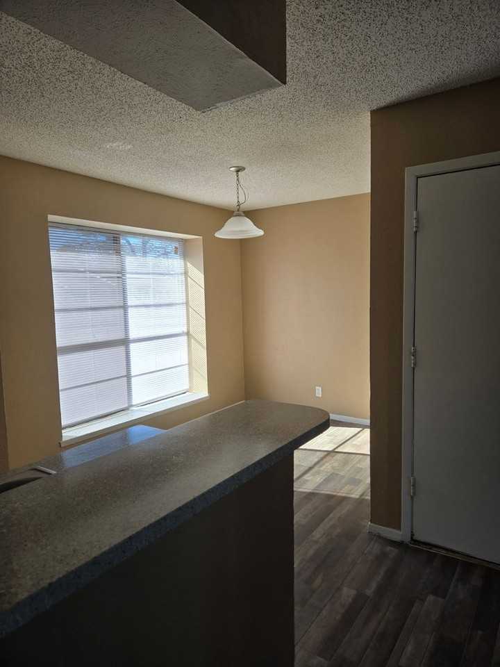 101 - Photo 2 of 7