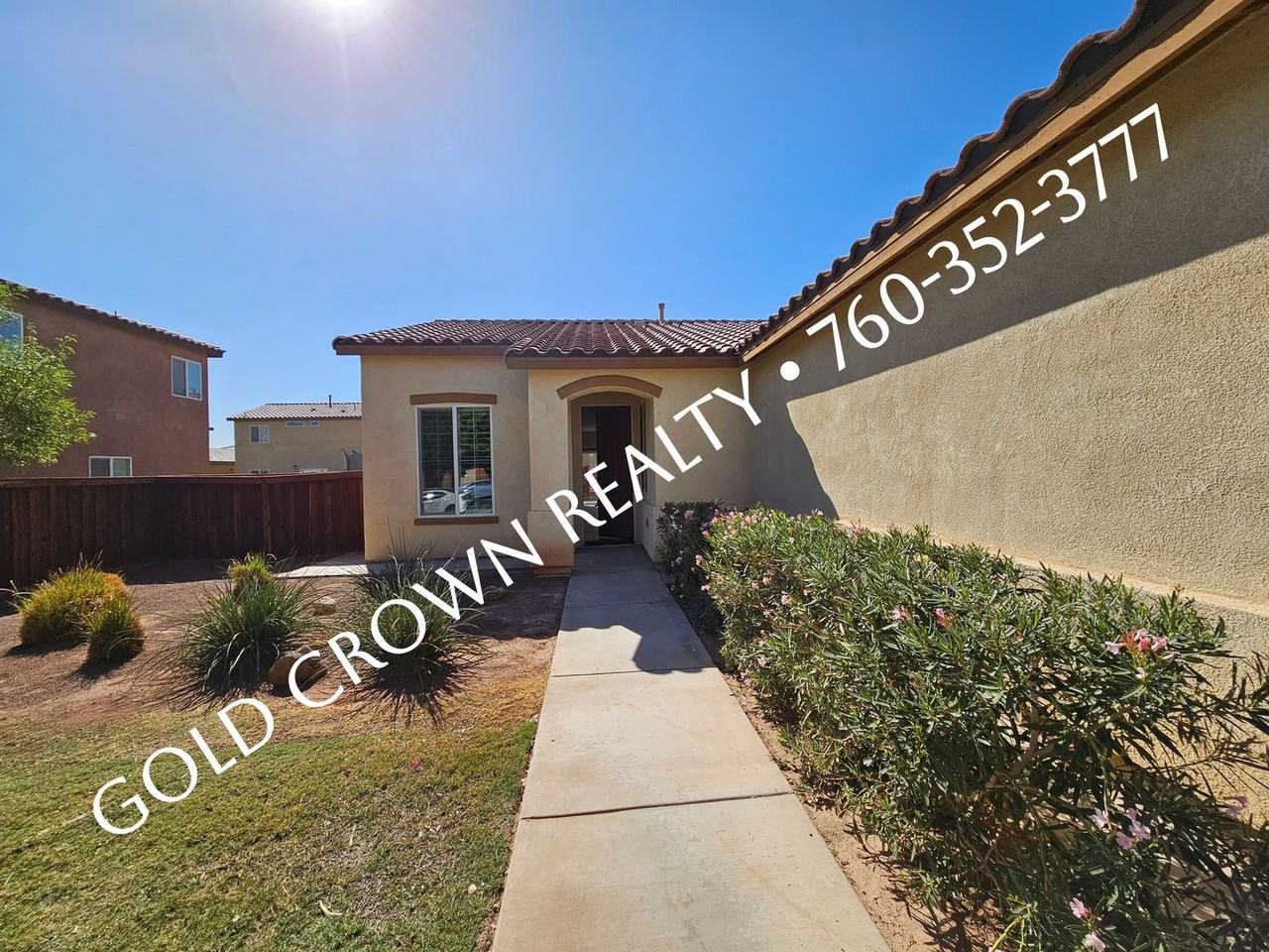 633 Las Lomas St - Photo 2 of 15