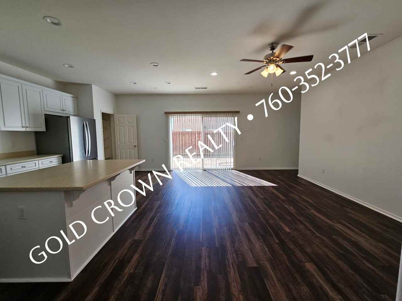 633 Las Lomas St - Photo 4 of 15