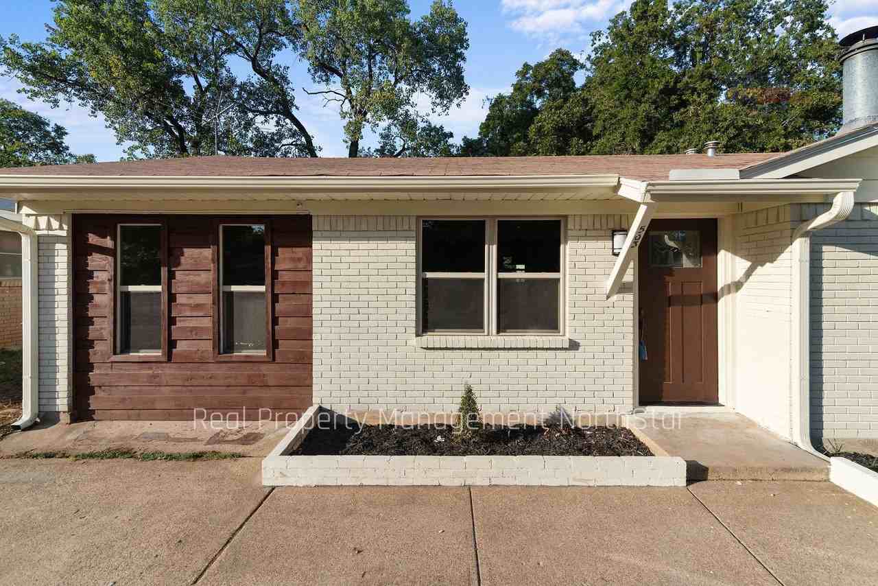 503 Alaska St - Photo 2 of 35