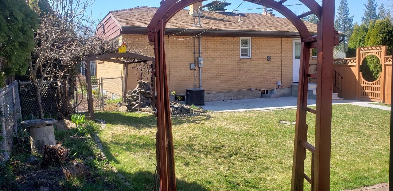 1803 E 40th Ave - Photo 3 of 20