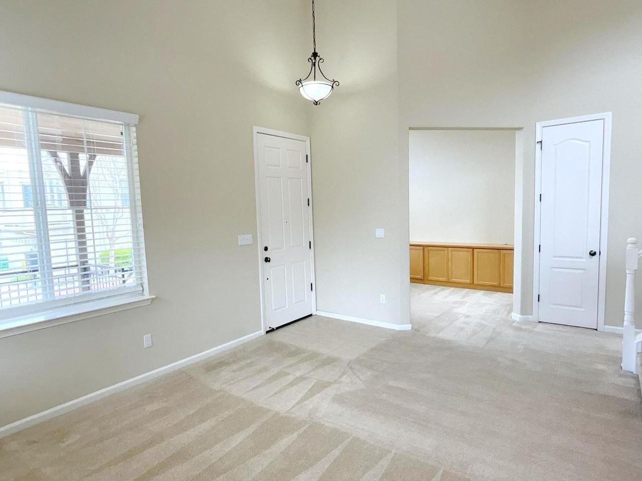6319 Byron Ln - Photo 7 of 39