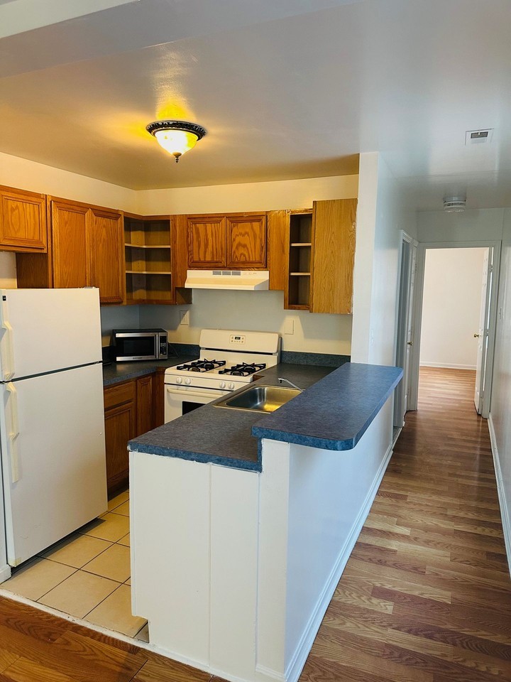 1223 N Eden St - Photo 3 of 21