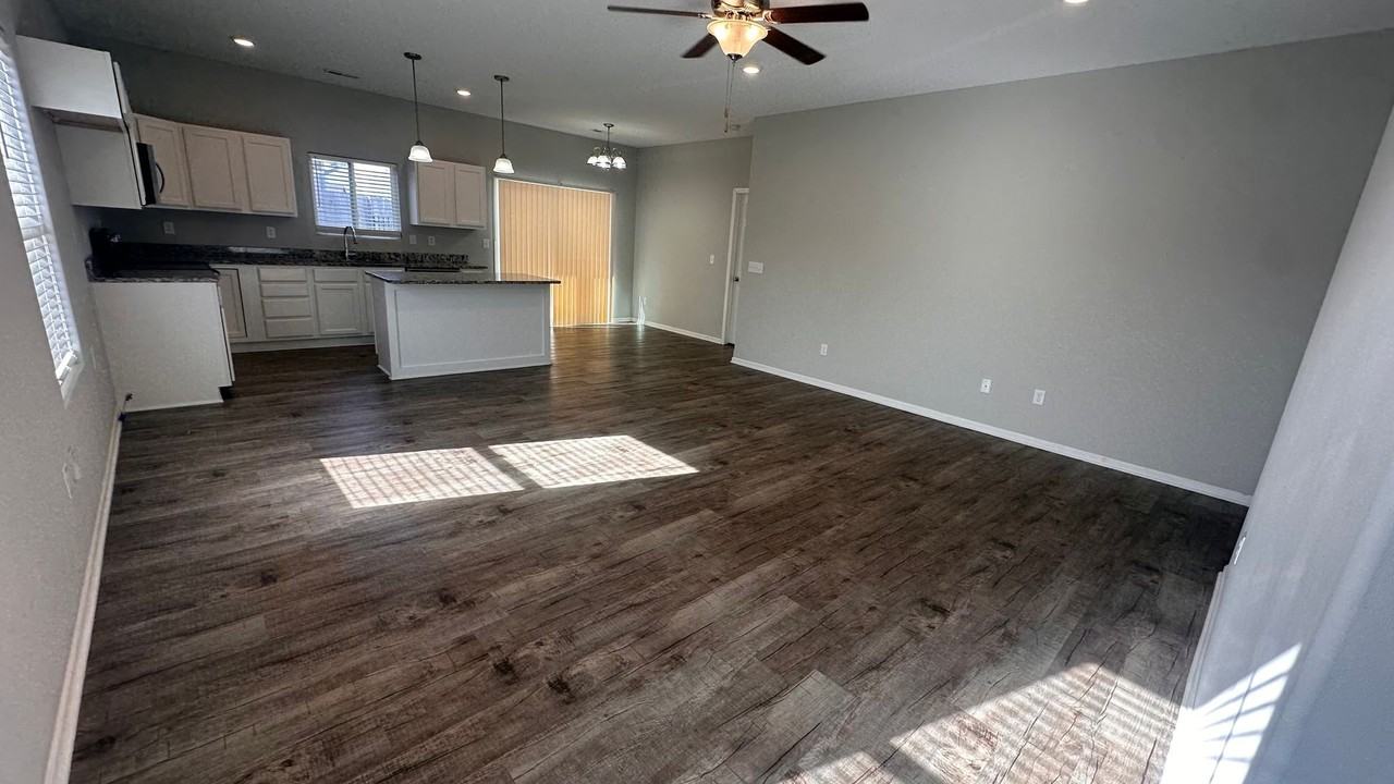 463 S Longbranch Dr - Photo 3 of 15
