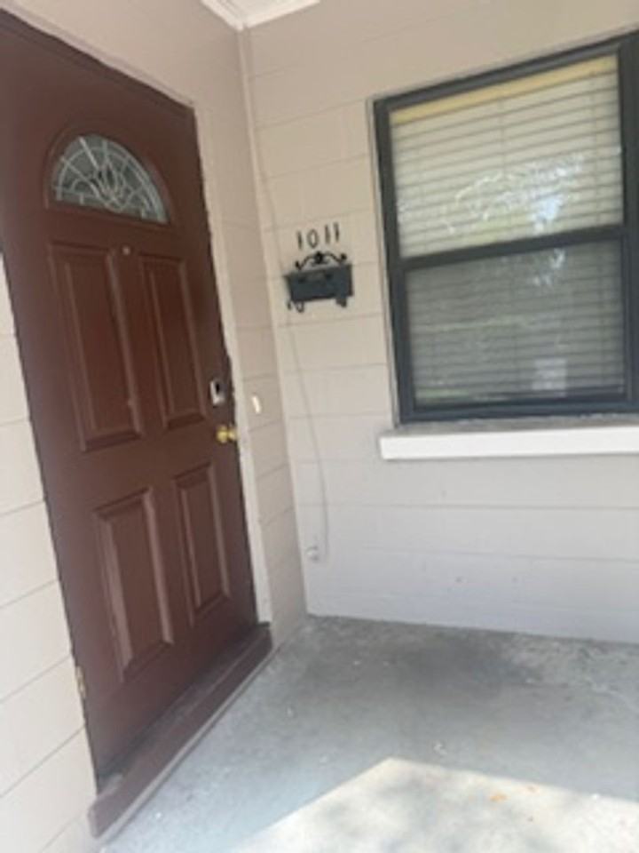 1011 Pennsylvania Ave - Photo 2 of 12