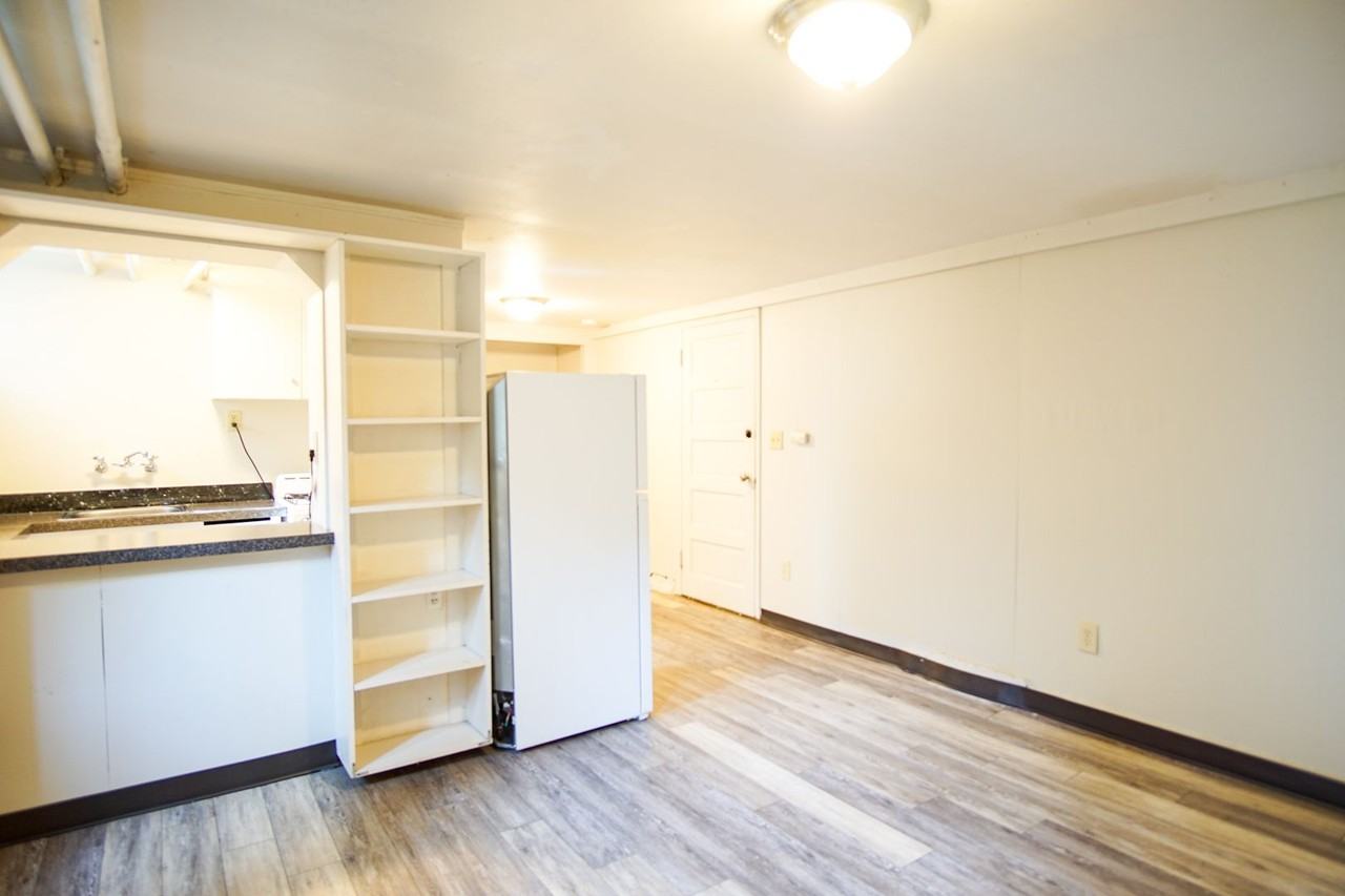 4937 S Corbett Ave #9 - Photo 3 of 7