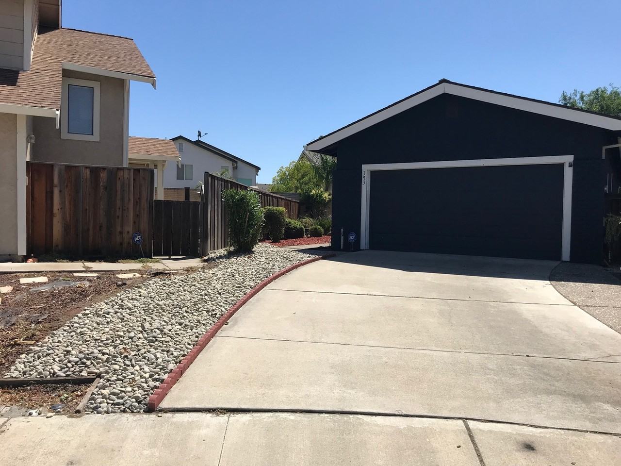 353 Hazelnut Ln - Photo 2 of 17