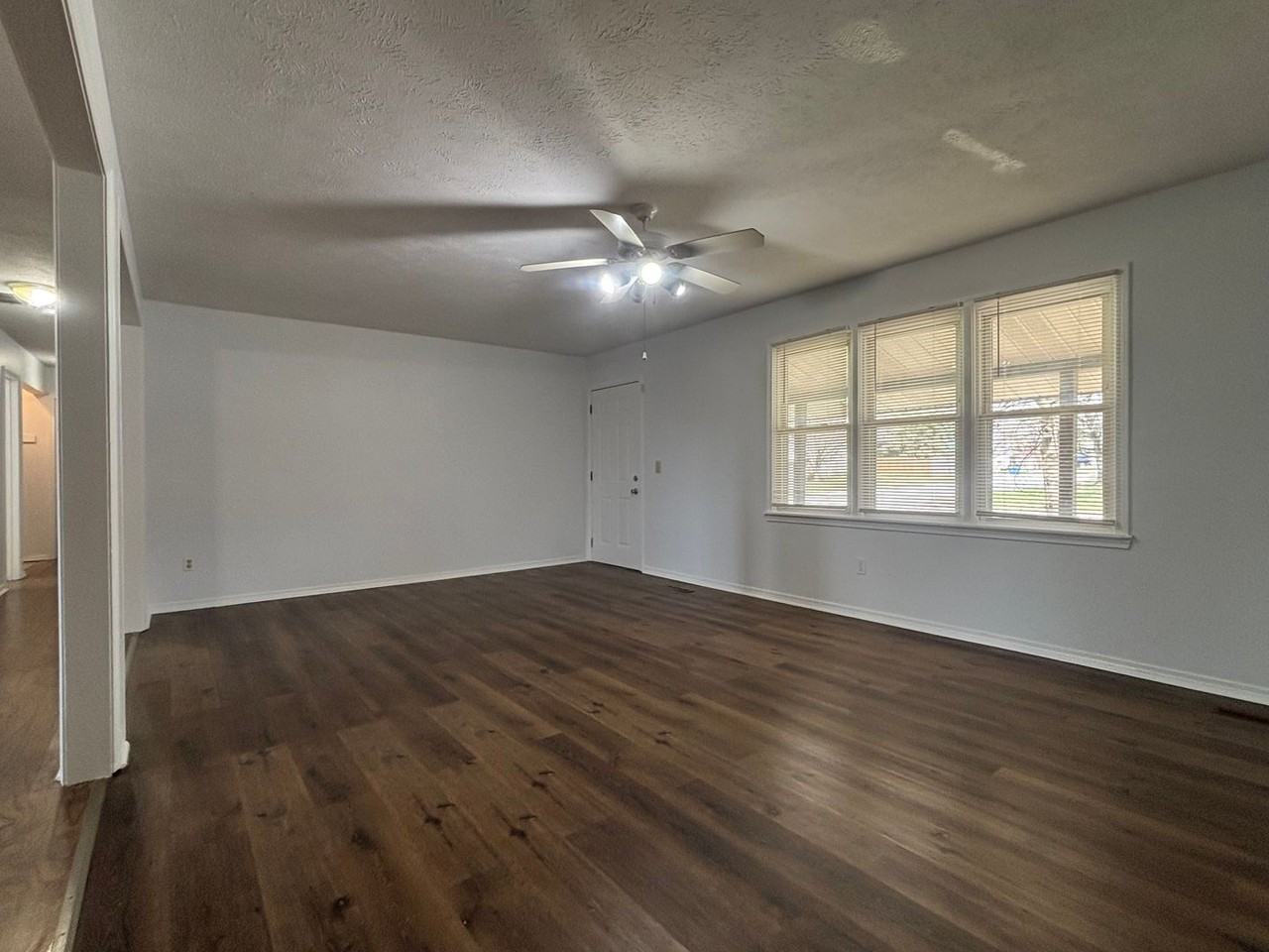 2304 E Sharon St - Photo 2 of 18