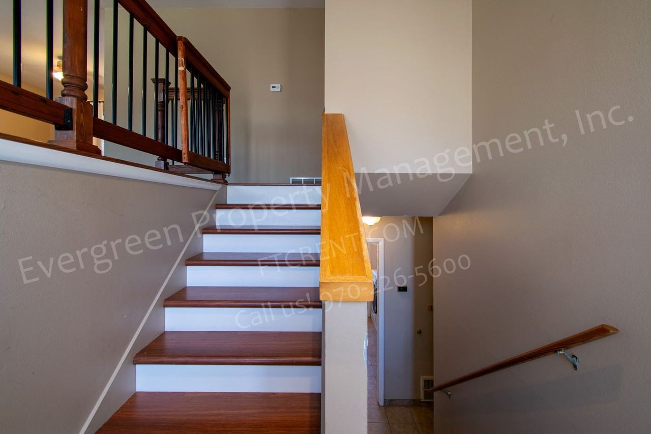2206 Wakefield Dr - Photo 2 of 38