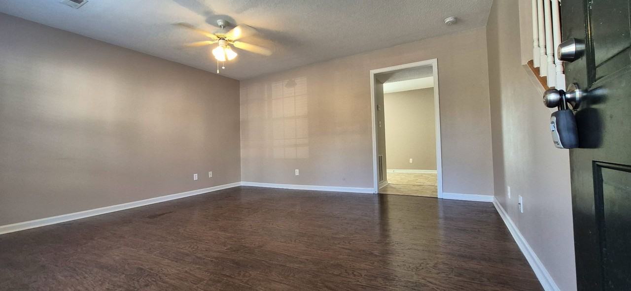 4701 Scepter Way - Photo 2 of 10