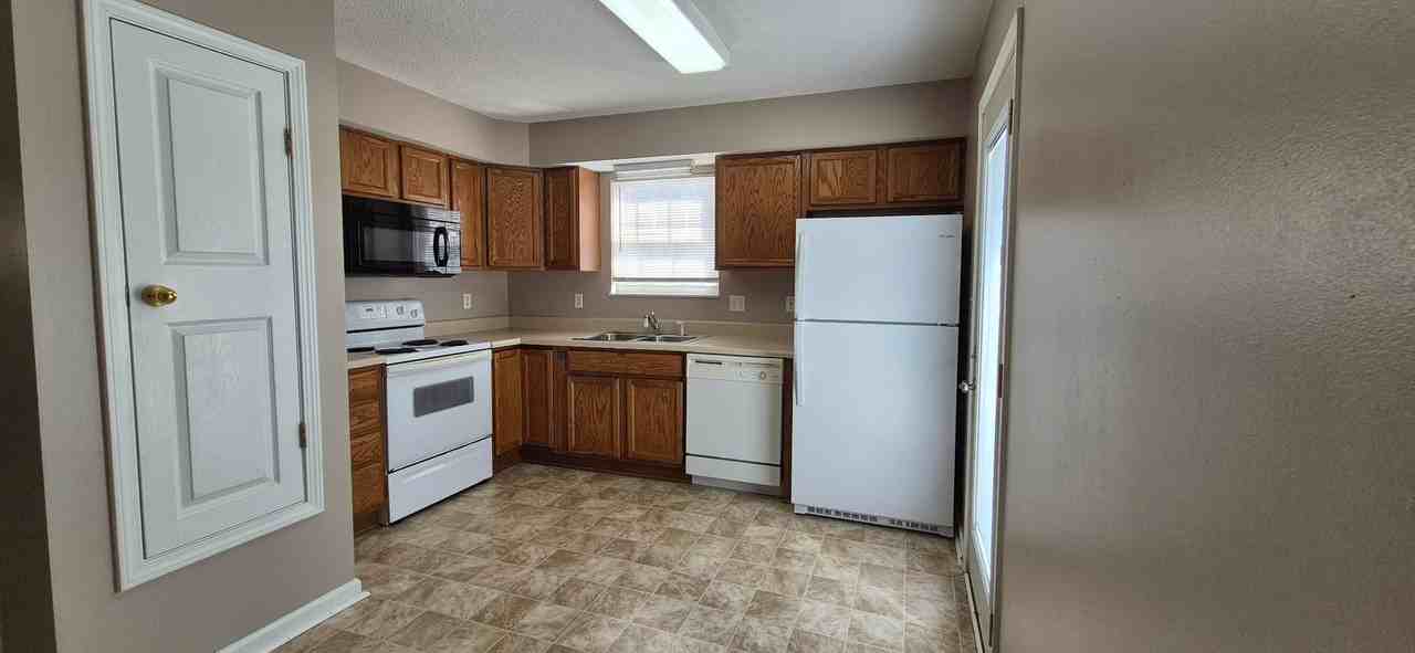 4701 Scepter Way - Photo 4 of 10