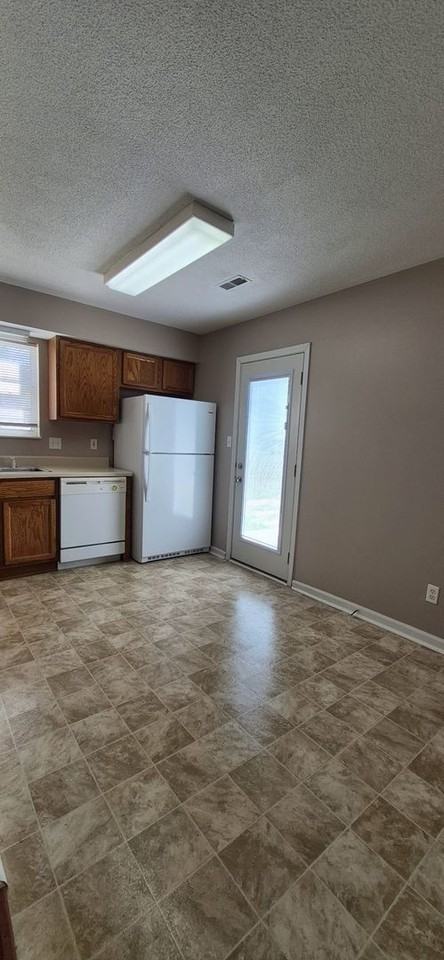 4701 Scepter Way - Photo 5 of 10