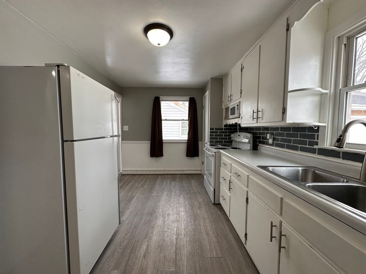 335 14th Ave - Photo 4 of 35