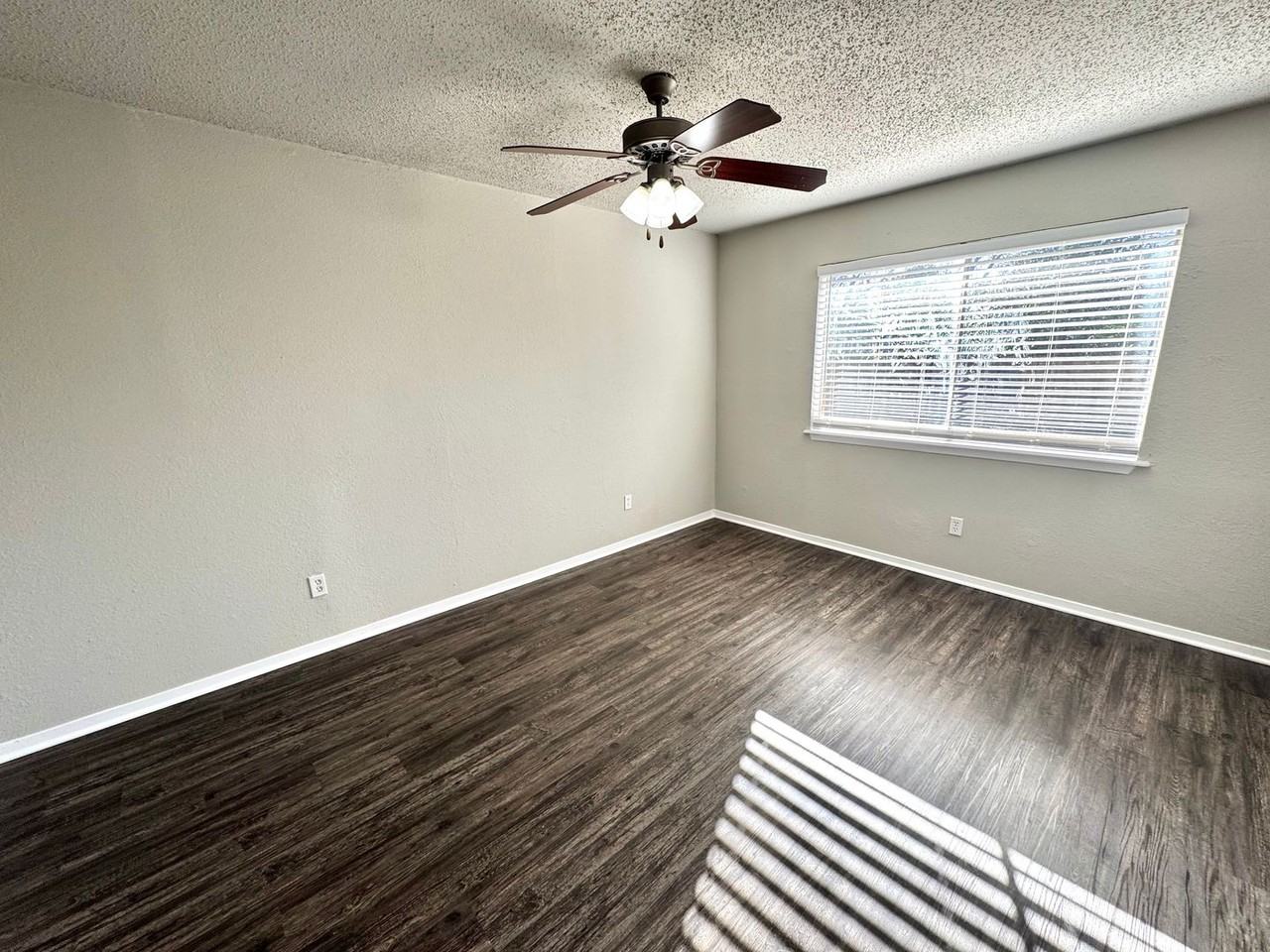 2508 S Center St - Photo 7 of 17