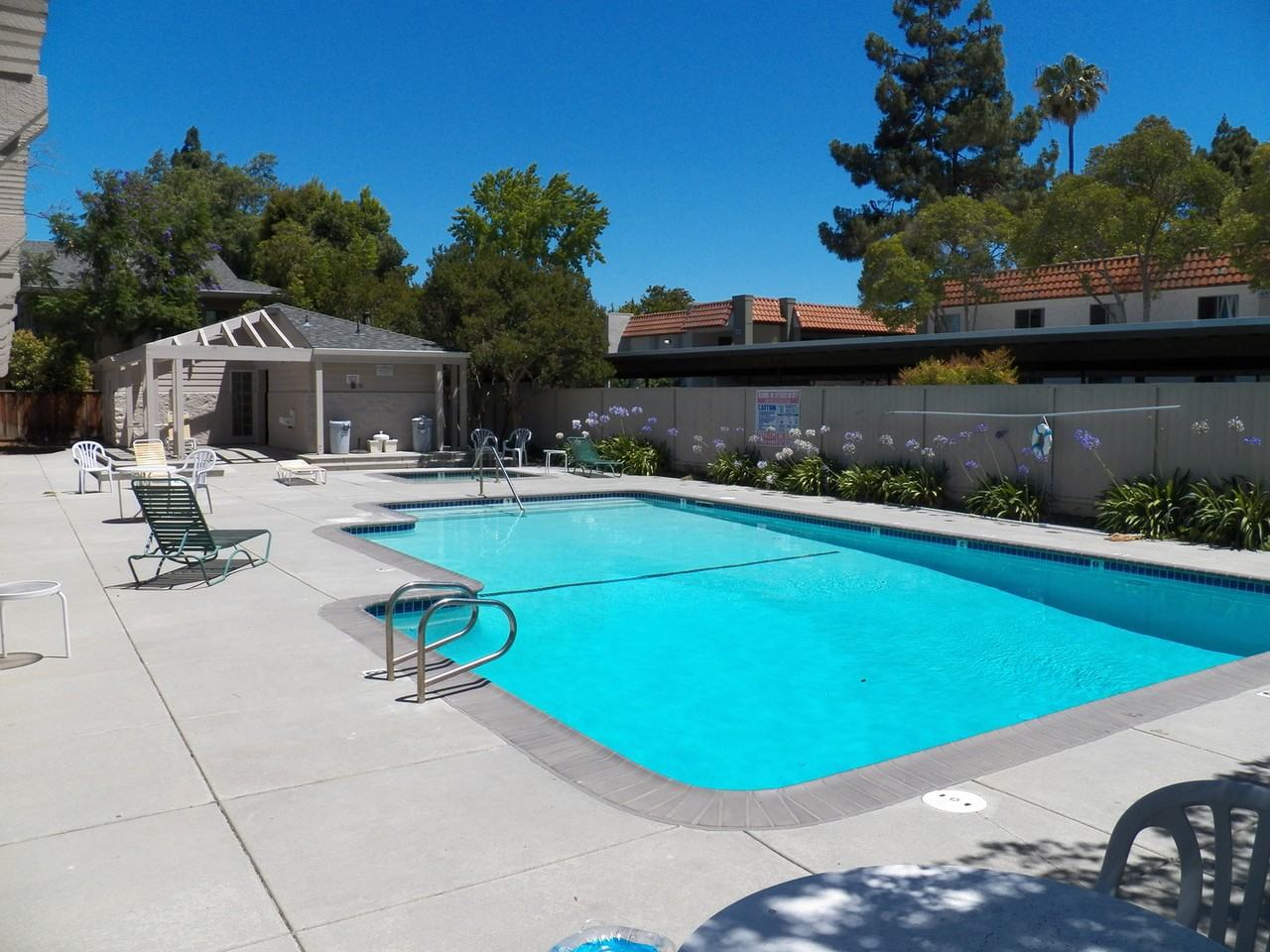 471 Northlake Dr #44 - Photo 2 of 12