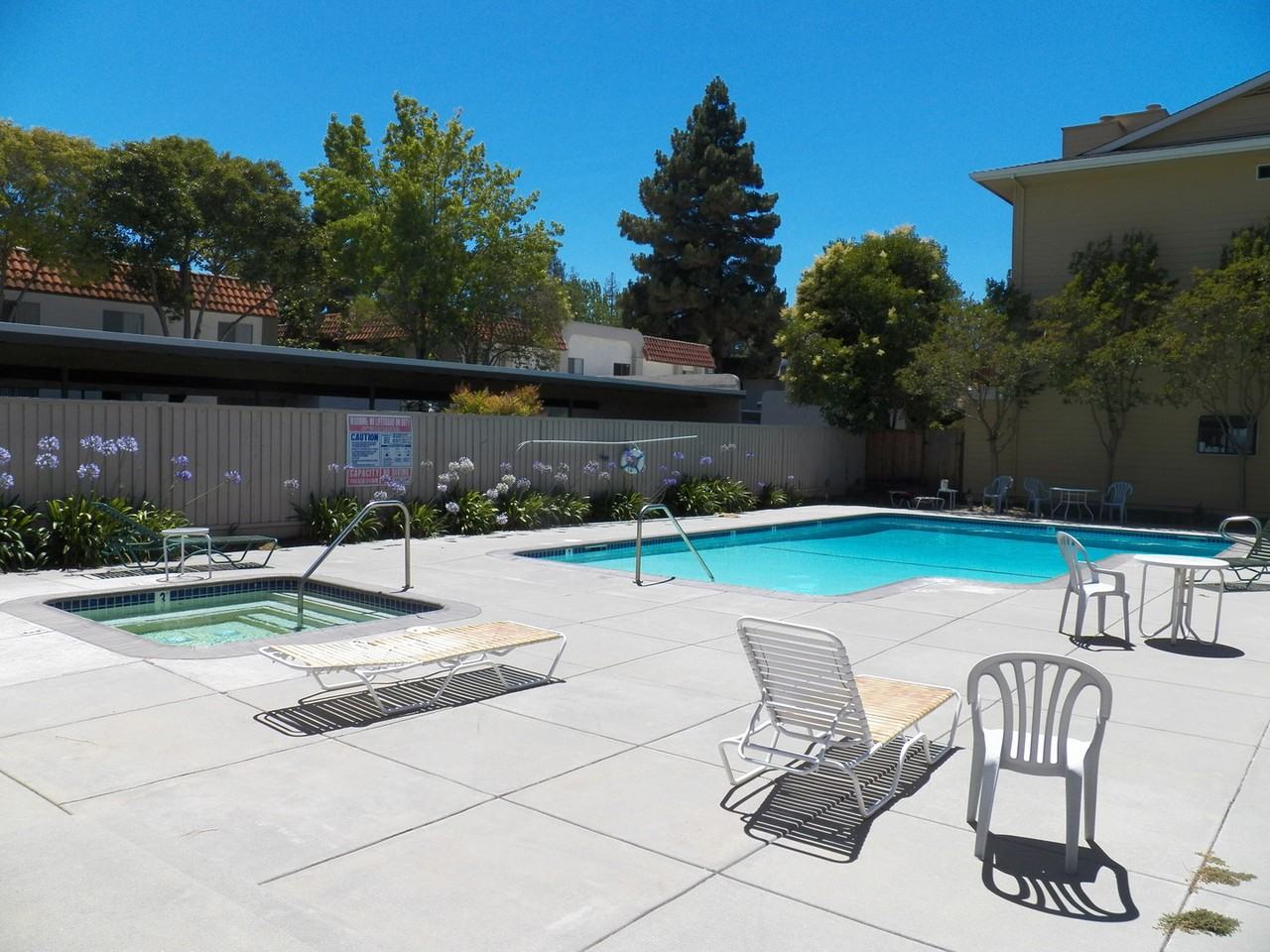 471 Northlake Dr #44 - Photo 3 of 12