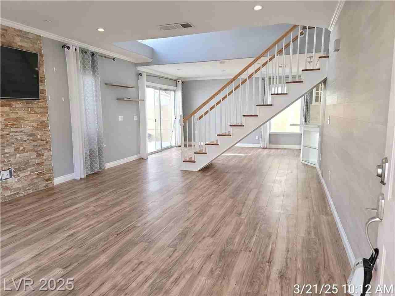 8848 Hampton Green Ave - Photo 2 of 41