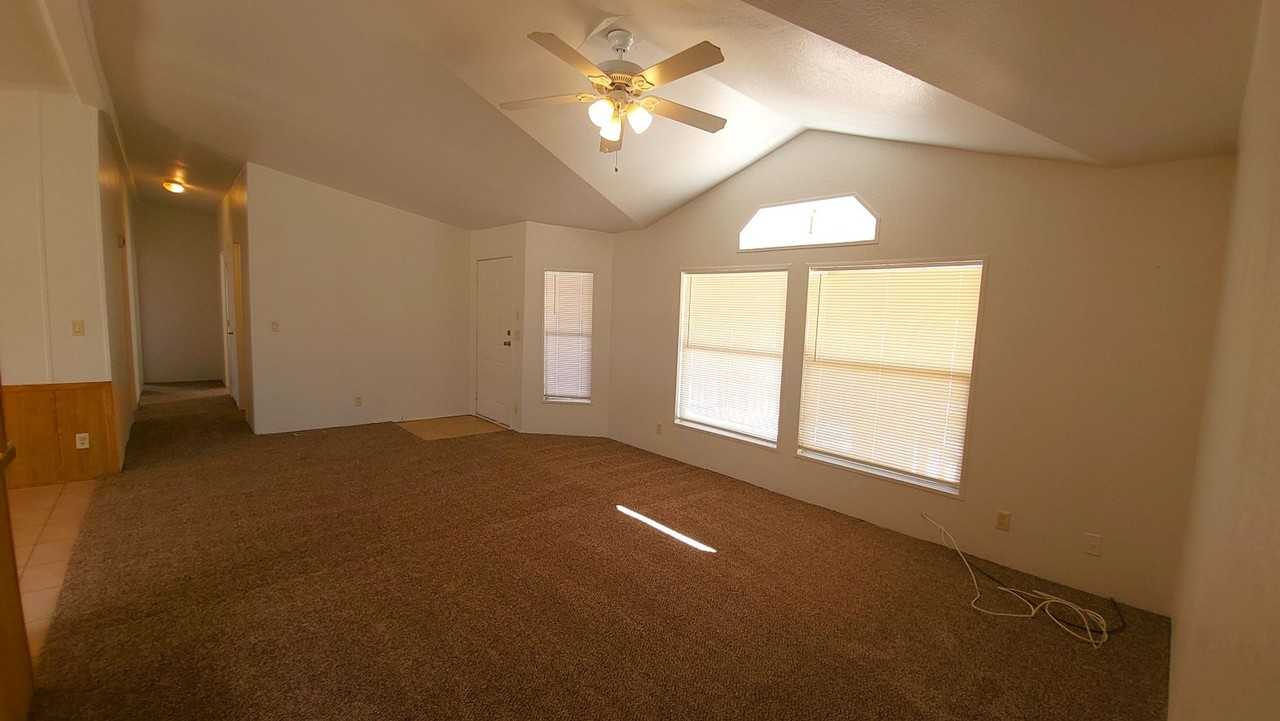 33204 W Sunland Ave - Photo 3 of 20
