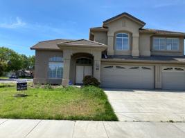 featured image of 911 Daffodil St