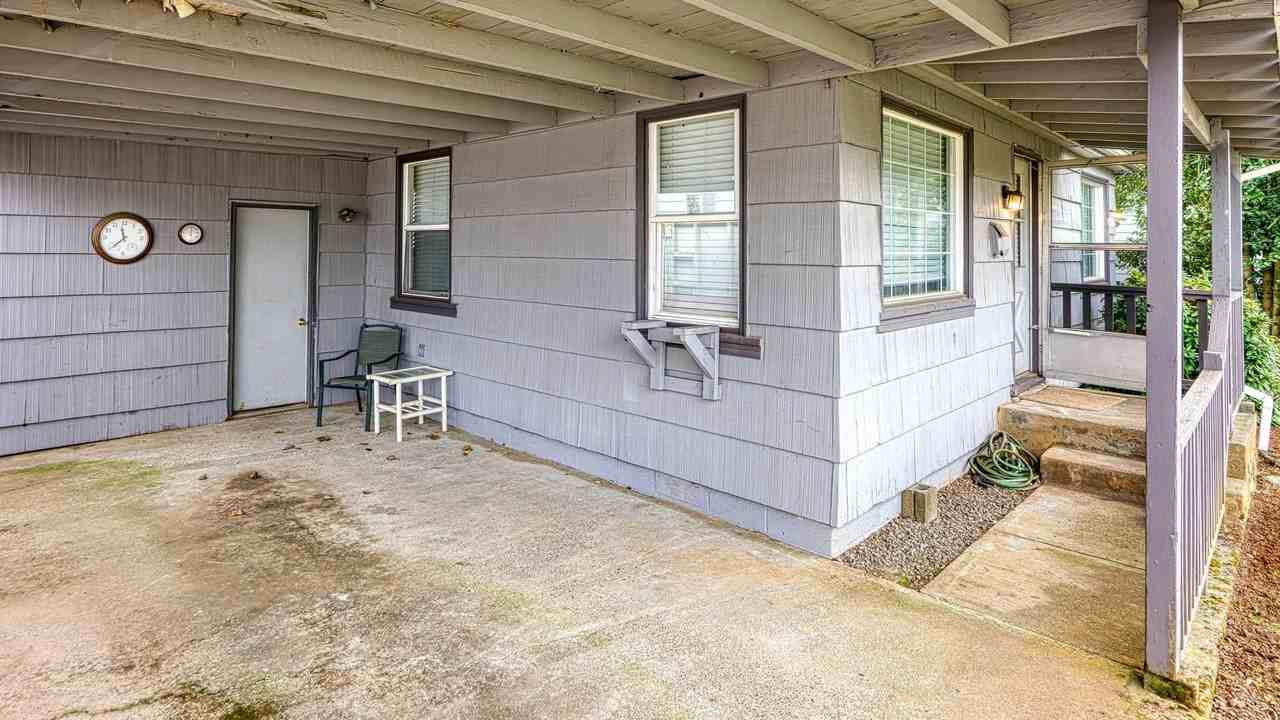 955 Laurel Ln - Photo 2 of 15