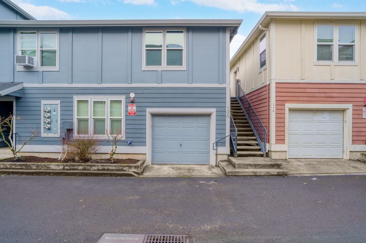 136 Se 119th Ave - Photo 3 of 21