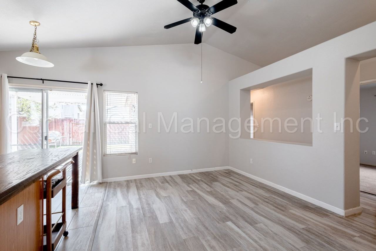 3519 Amur Maple Dr - Photo 6 of 22
