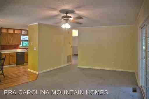 39 Mountaineer Dr - Photo 3 of 9