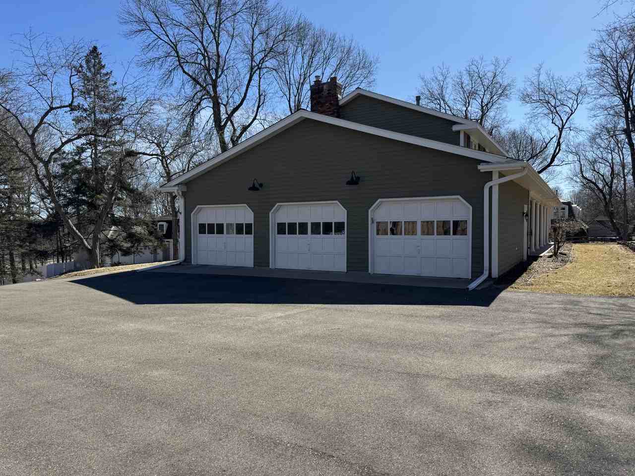 295 Lindawood Ln #NA - Photo 2 of 30