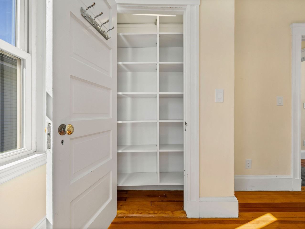 46 Princeton St - Photo 6 of 39