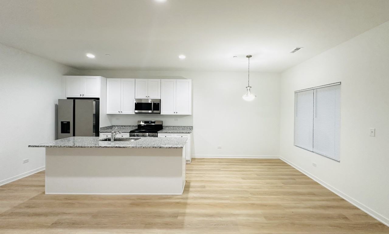 1015 Gillespie Ln - Photo 6 of 17