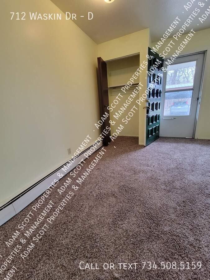 712 Waskin Dr #D - Photo 2 of 8