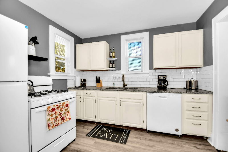 207 New York St - Photo 3 of 48