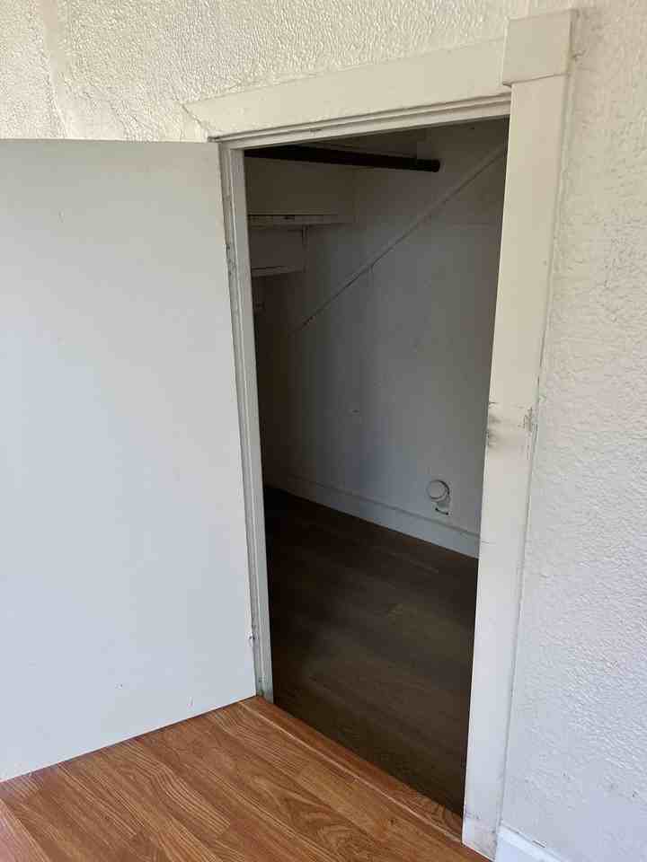 934 Clark Street - Photo 4 of 7