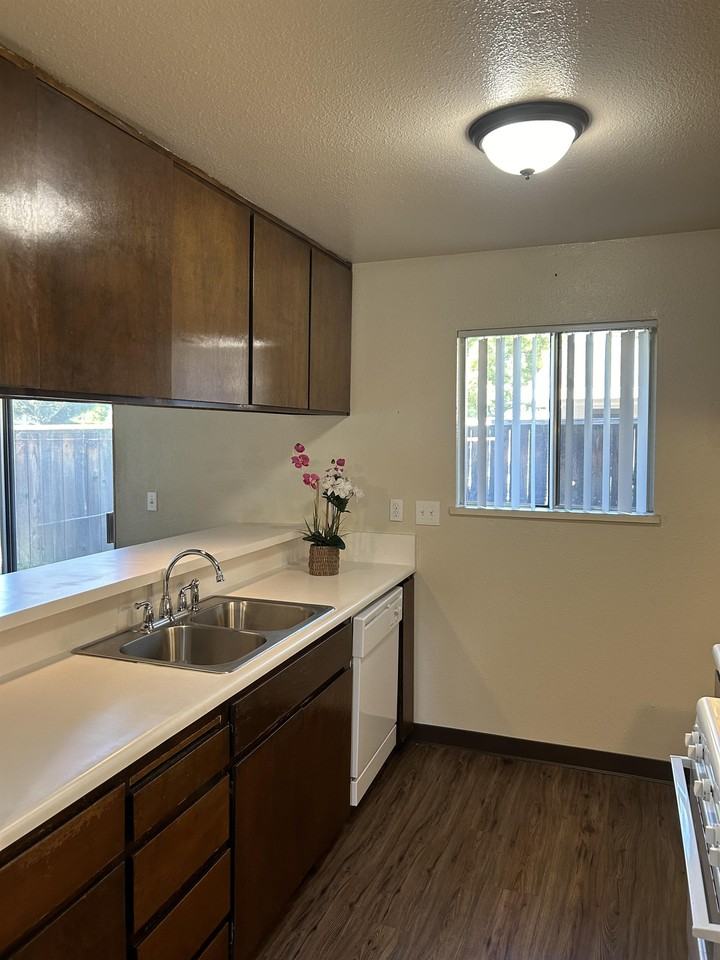 3501 Shawnee Drive - Photo 3 of 12