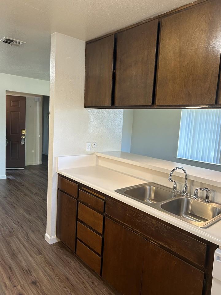 3501 Shawnee Drive - Photo 7 of 12