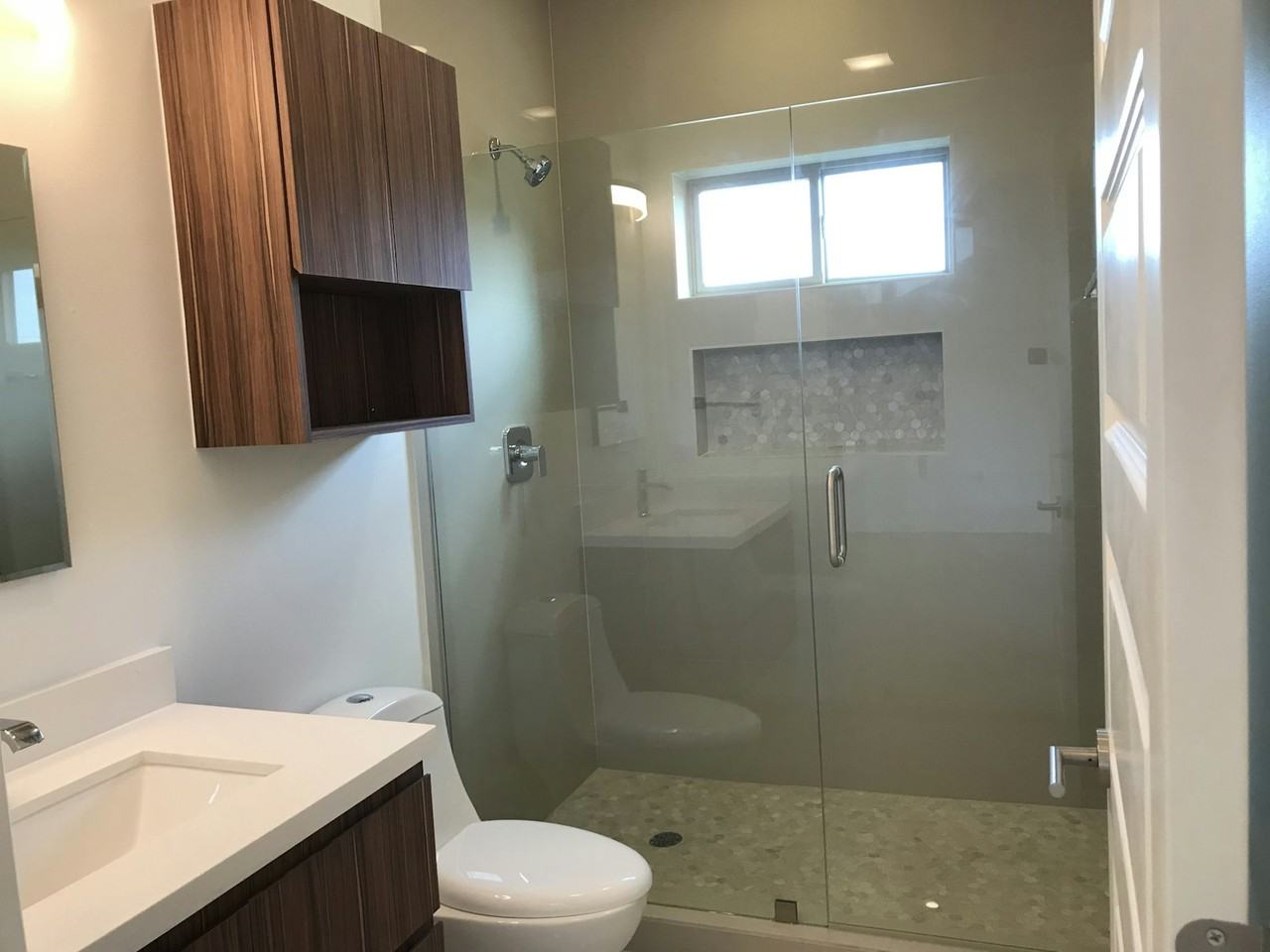 604 Camelot Drive - Photo 3 of 36