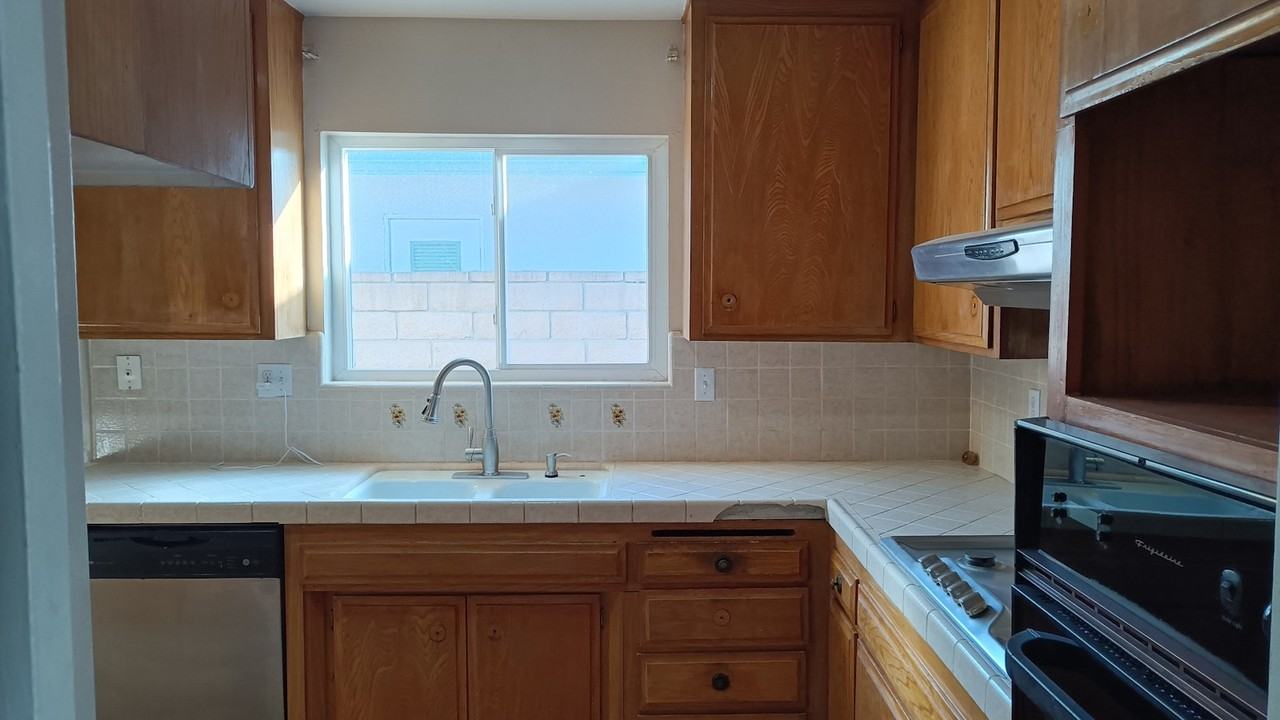 720 Fillmore St - Photo 3 of 19